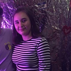 Meet your Posher, Julia